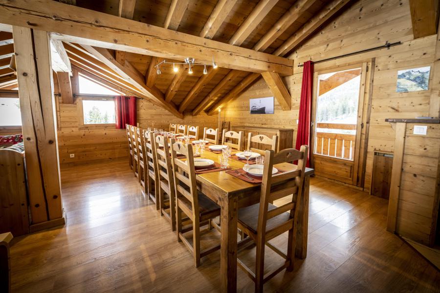 Rent in ski resort 8 room triplex semi-detached chalet 15 people (Pierra Menta 2) - Chalets du Cocoon - La Plagne - Dining area