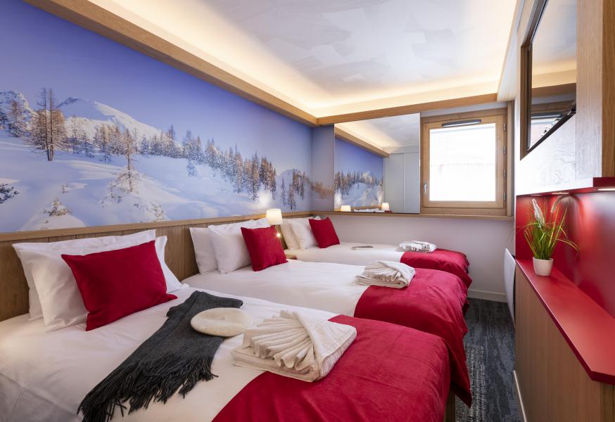 Rent in ski resort Room 2 people - Hôtel Club MMV Plagne 2000 - La Plagne - Bedroom