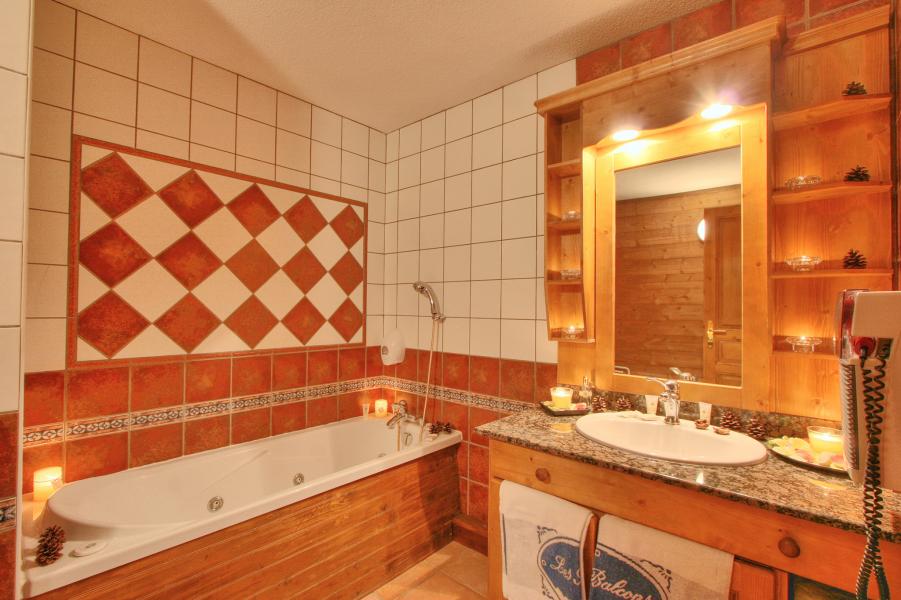 Rent in ski resort Hôtel les Balcons Village - La Plagne - Bathroom