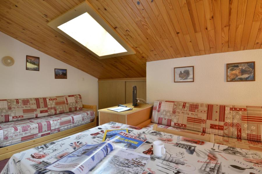 Rent in ski resort Studio 2 people (212) - La Résidence Aigue-Marine - La Plagne - Living room