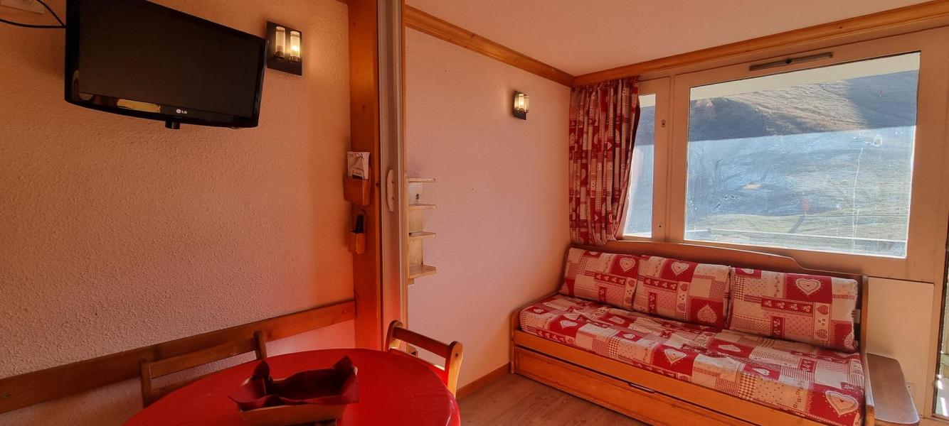 Rent in ski resort Studio 4 people (A2M38) - La Résidence Aime 2000 Chamois - La Plagne - Living room