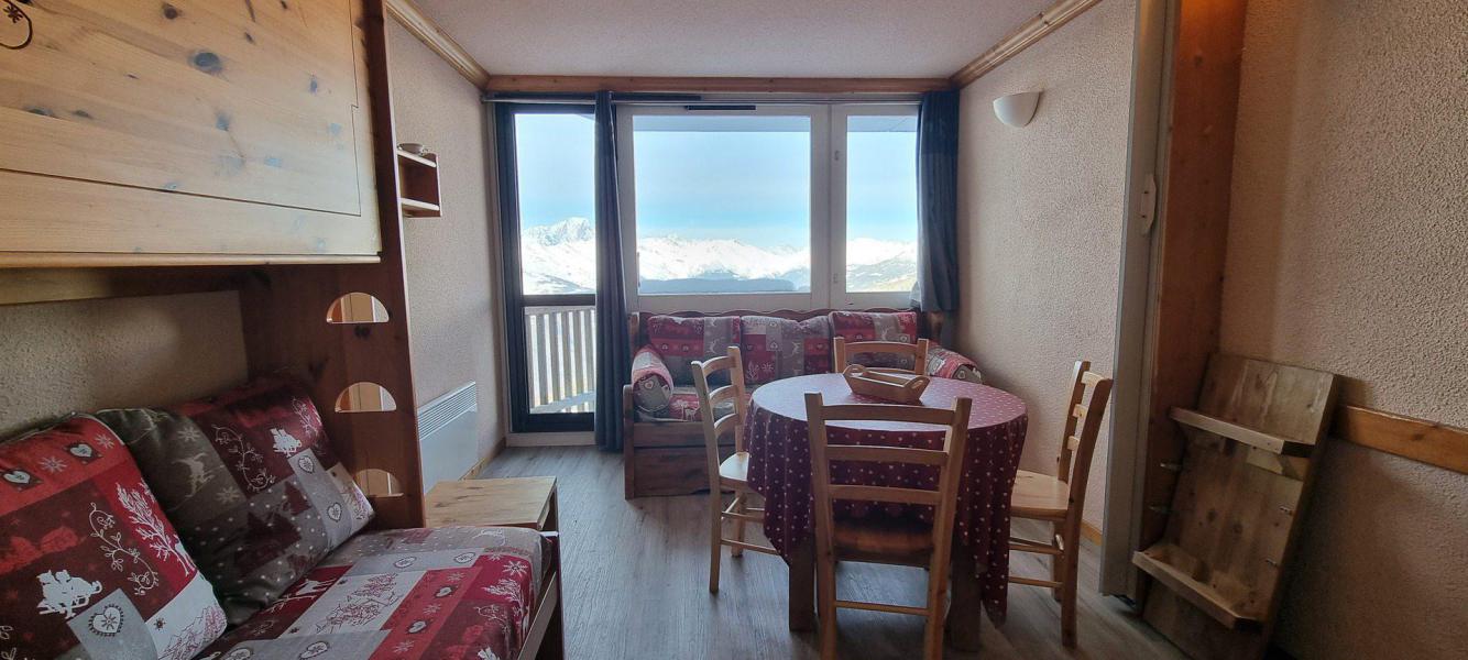 Rent in ski resort Studio 4 people (A2N138) - La Résidence Aime 2000 Chamois - La Plagne - Living room