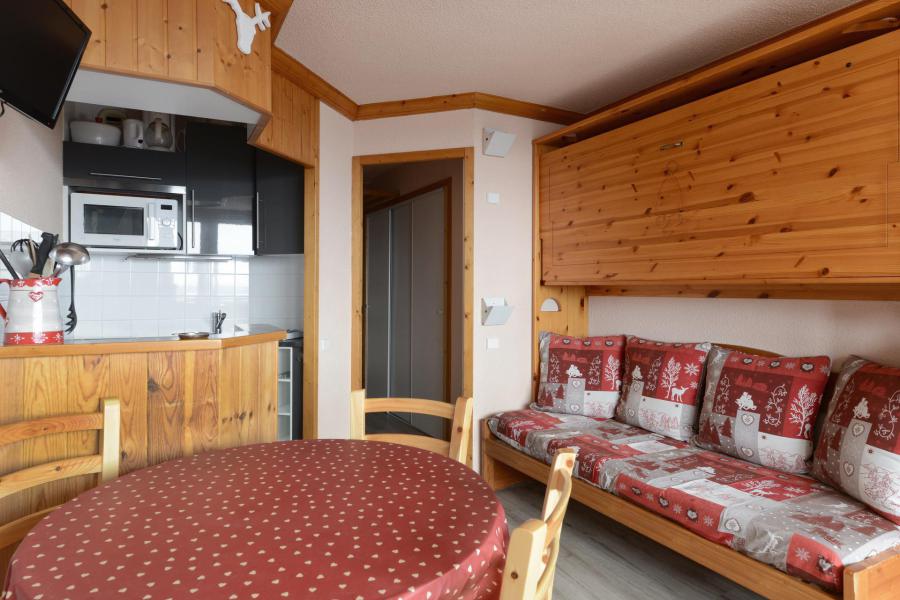 Rent in ski resort Studio 4 people (A2N138) - La Résidence Aime 2000 Chamois - La Plagne - Living room