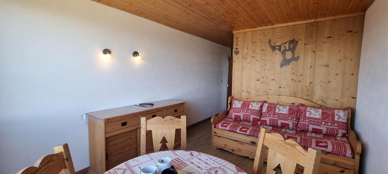 Rent in ski resort Studio sleeping corner 4 people (A2O134) - La Résidence Aime 2000 Chamois - La Plagne - Living room