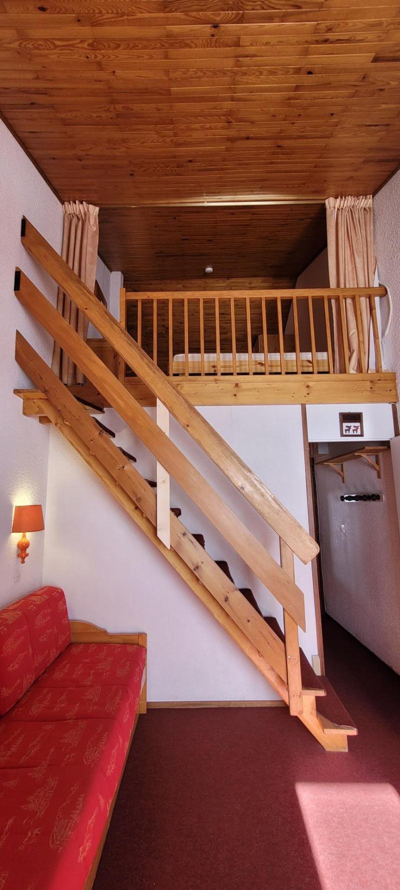 Rent in ski resort Studio mezzanine 4 people (406) - La Résidence Hameaux 1 - La Plagne - Living room