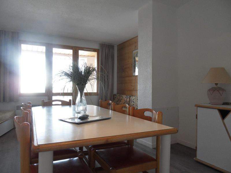 Rent in ski resort 3 room apartment 6 people (212) - La Résidence Licorne - La Plagne - Table