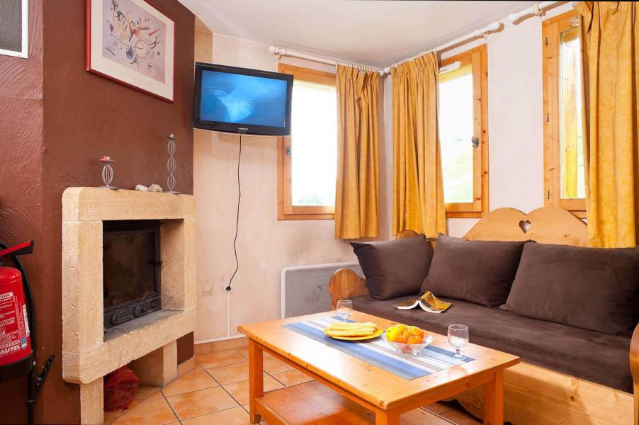 Rent in ski resort Les Chalets des Alpages - La Plagne - Living room