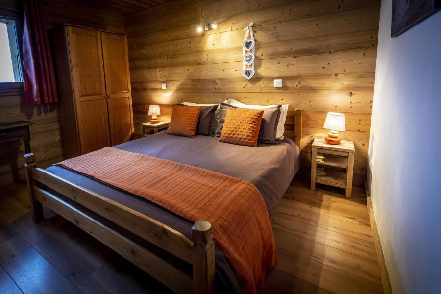 Rent in ski resort 5 room chalet 9 people (Pierra Menta 1) - Les Chalets Du Cocoon - La Plagne - Bedroom