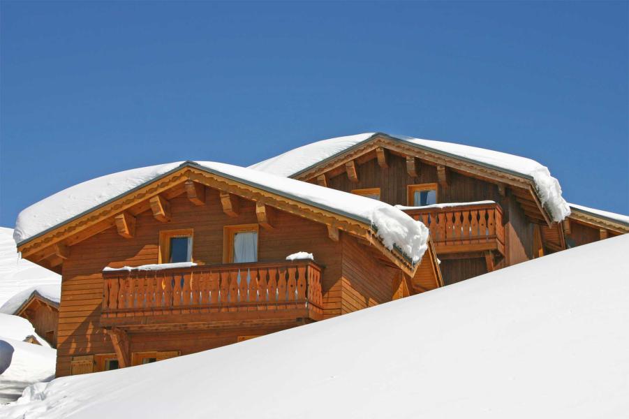 Location au ski Les Chalets du Praz - La Plagne - Extérieur hiver
