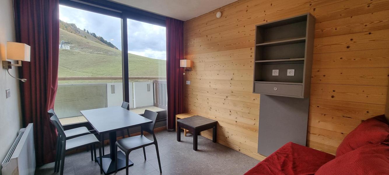 Rent in ski resort Studio cabin 4 people (G17) - Résidence Aime 2000 - l'Étoile - La Plagne - Living room