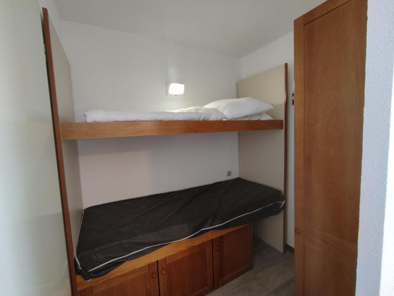 Rent in ski resort Studio cabin 4 people (303) - Résidence Drus - La Plagne - Bedroom