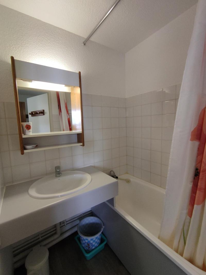 Location au ski Studio cabine 4 personnes (303) - Résidence Drus - La Plagne - Salle de bain