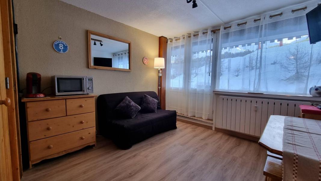 Rent in ski resort Studio sleeping corner 4 people (2) - Résidence la Taiga - La Plagne - Living room