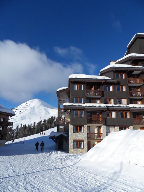 Rent in ski resort Résidence le Centaure - La Plagne - Winter outside