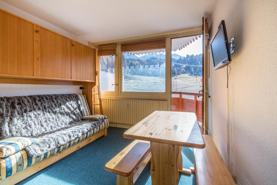 Rent in ski resort Studio 2 people (138) - Résidence le France - La Plagne - Table