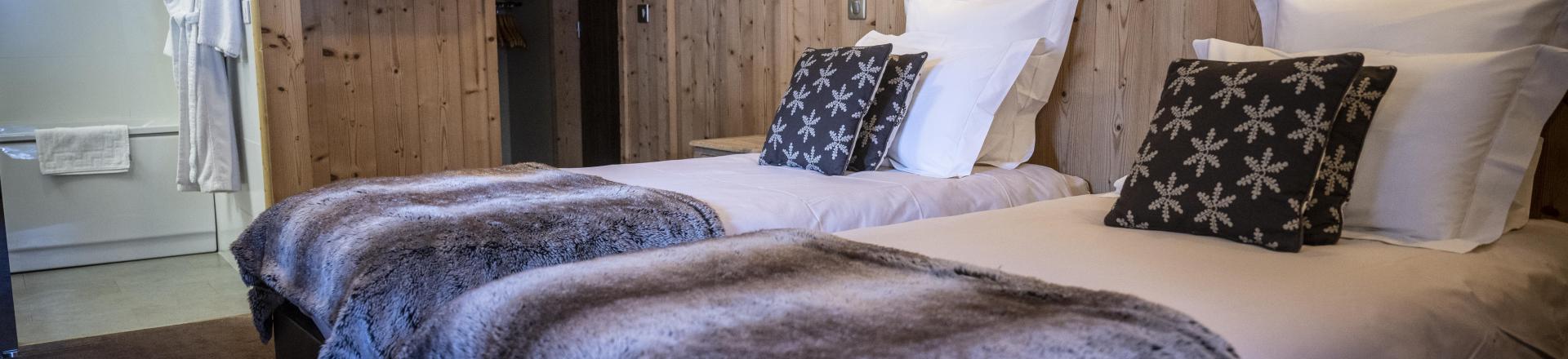 Rent in ski resort 8 room duplex chalet 19 people (Cocoon) - Chalets du Cocoon - La Plagne - Bedroom