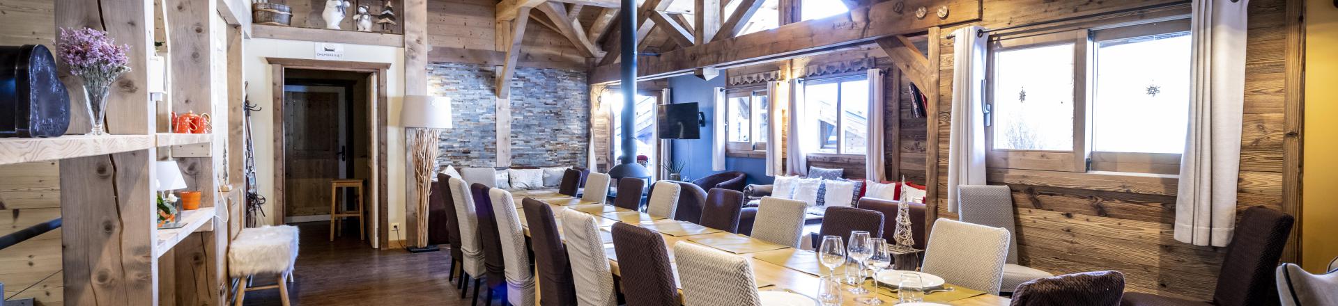 Rent in ski resort 8 room duplex chalet 19 people (Cocoon) - Chalets du Cocoon - La Plagne - Table