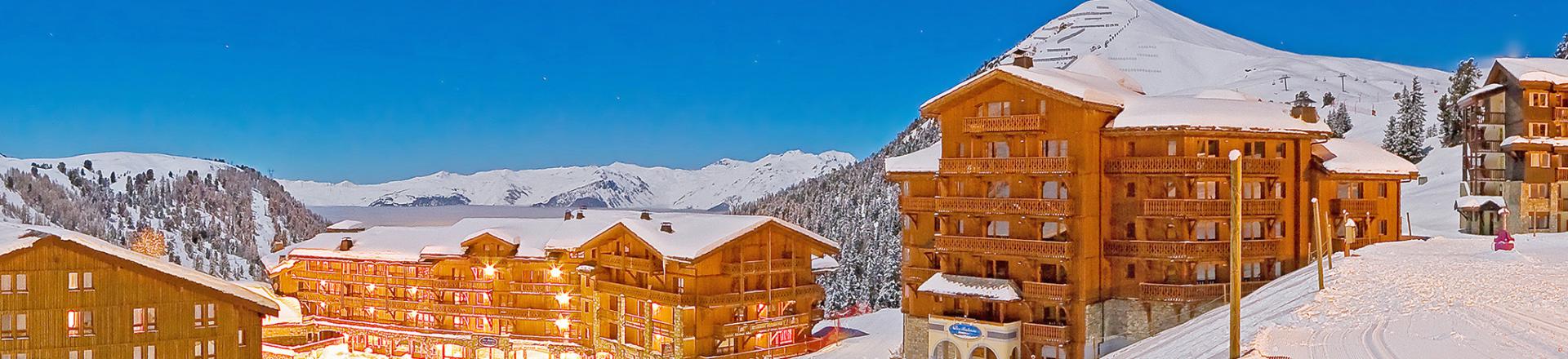 Ski verhuur Hôtel les Balcons Village - La Plagne - Buiten winter