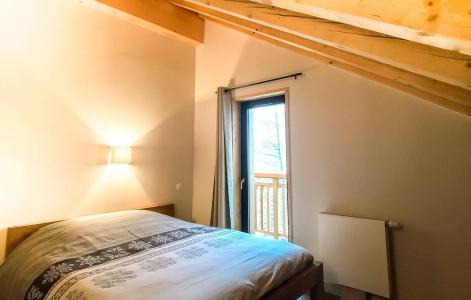 Rent in ski resort Chalet Natural Lodge - La Plagne - Bedroom under mansard