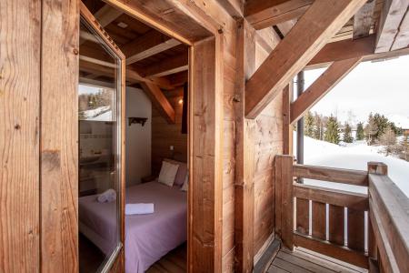 Rent in ski resort 8 room triplex semi-detached chalet 15 people (Pierra Menta 2) - Chalets du Cocoon - La Plagne - Balcony