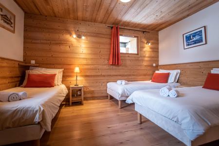 Rent in ski resort 8 room triplex semi-detached chalet 15 people (Pierra Menta 2) - Chalets du Cocoon - La Plagne - Bedroom