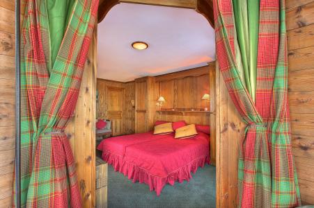 Rent in ski resort Hôtel les Balcons Village - La Plagne - Bedroom