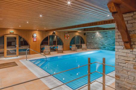Rent in ski resort Hôtel les Balcons Village - La Plagne - Swimming pool