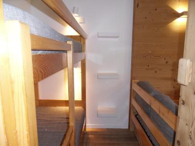 Rent in ski resort Studio 4 people (220) - La Résidence Aigue-Marine - La Plagne - Bunk beds