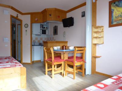 Rent in ski resort Studio 4 people (A2M38) - La Résidence Aime 2000 Chamois - La Plagne - Living room