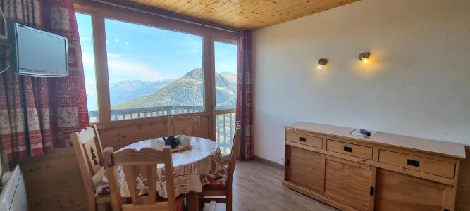 Rent in ski resort Studio sleeping corner 4 people (A2O134) - La Résidence Aime 2000 Chamois - La Plagne - Living room