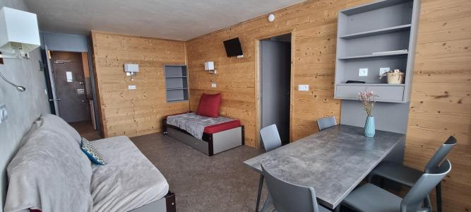 Rent in ski resort 2 room apartment 5 people (A2H135) - La Résidence Aime 2000 le Zénith - La Plagne - Living room