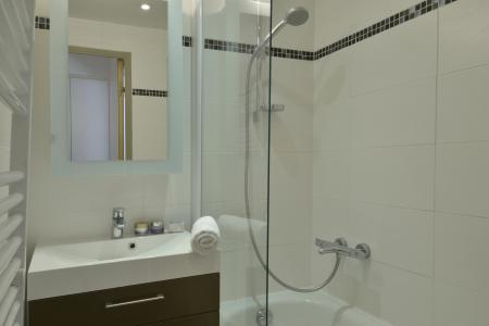 Rent in ski resort 3 room apartment 6 people (422) - La Résidence Andromède - La Plagne - Bath-tub