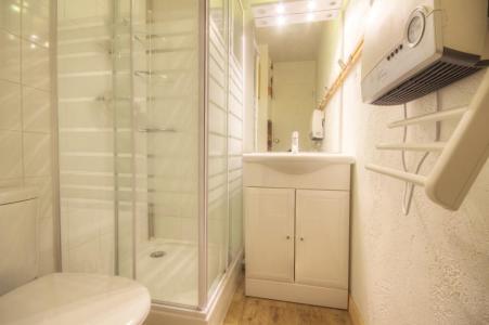 Rent in ski resort Studio 2 people (812) - La Résidence France - La Plagne - Shower room