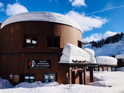 Location au ski Studio 4 personnes (74) - La Résidence St Jacques B - La Plagne - Extérieur hiver