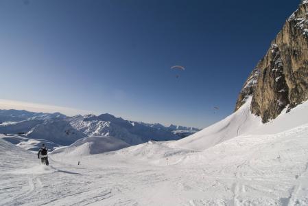 Location au ski Les Chalets de Crête Côte Village - La Plagne - Extérieur hiver