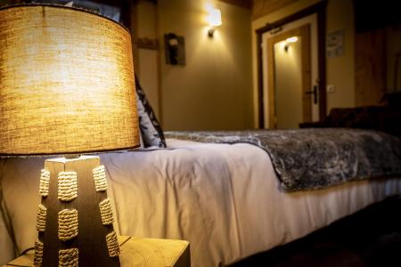 Rent in ski resort 5 room chalet 9 people (Pierra Menta 1) - Les Chalets Du Cocoon - La Plagne - Bedroom