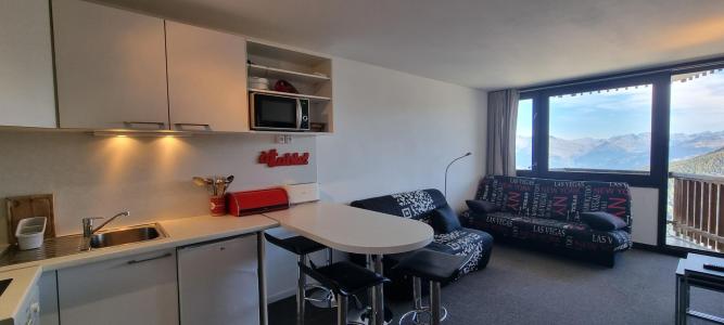 Rent in ski resort Studio cabin 4 people (A2M143) - Résidence Aime 2000 Paquebot des Neiges - La Plagne - Living room