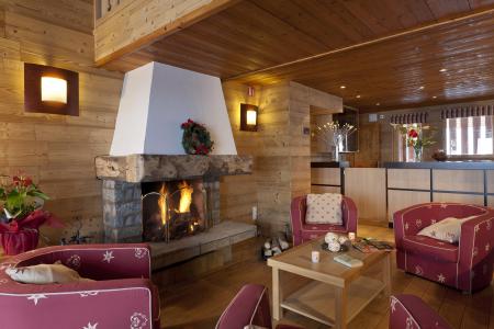 Rent in ski resort Résidence Centaure - La Plagne - Fireplace