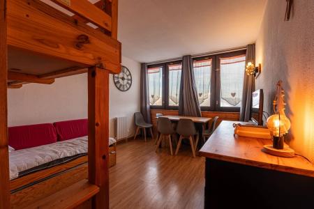 Ski verhuur Studio met slaapgedeelte 4 personen (127) - Résidence Chamois - La Plagne - Woonkamer