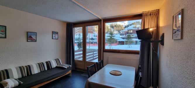 Rent in ski resort Studio 4 people (115) - Résidence du Pelvoux - La Plagne - Living room