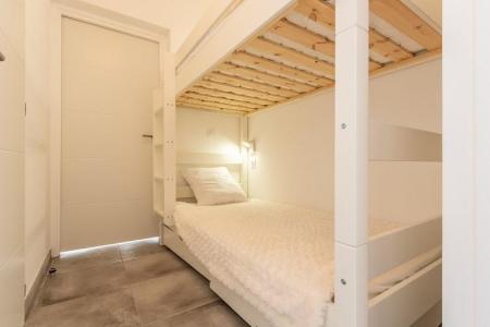 Rent in ski resort 3 room apartment 6 people (A402) - Résidence Lodges 1970 - La Plagne - Apartment