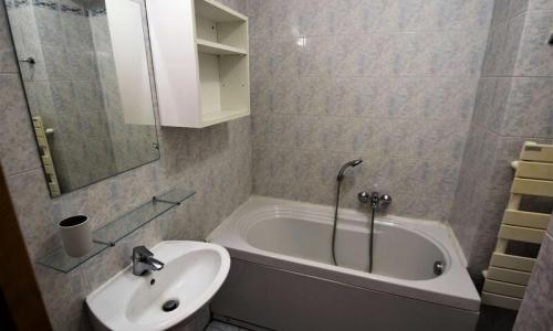 Rent in ski resort 3 room apartment 6 people (45m²-1) - Résidence Lodges des Alpages - MH - La Plagne - Apartment