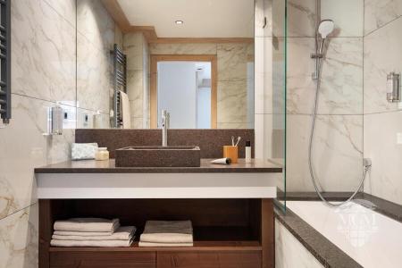Rent in ski resort Résidence Manaka - La Plagne - Bathroom