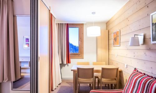 Rent in ski resort Studio 4 people (Budget 26m²) - Résidence Plagne Lauze - Maeva Home - La Plagne - Winter outside