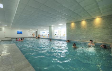 Rent in ski resort Résidence Prestige Front de Neige - La Plagne - Swimming pool