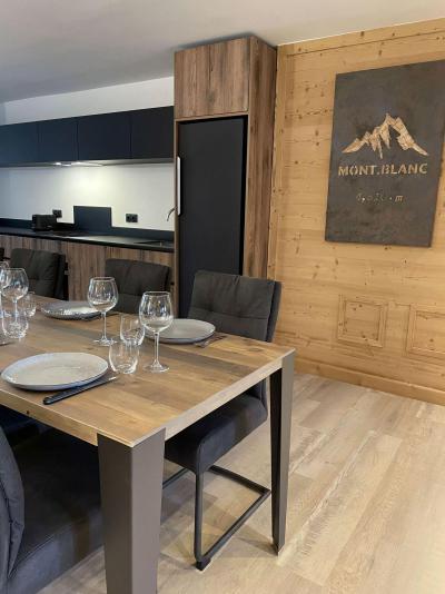 Rent in ski resort 6 room apartment 12-14 people (Sauna) - Résidence W 2050 - La Plagne - Table