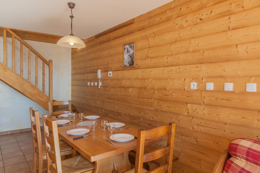 Rent in ski resort 3 room apartment 4-6 people - Les Balcons de la Rosière - La Rosière - Table
