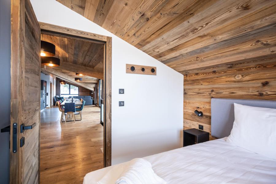 Rent in ski resort 5 room duplex apartment 10 people (6) - Résidence l'Orée du Bois - La Rosière - Bedroom under mansard