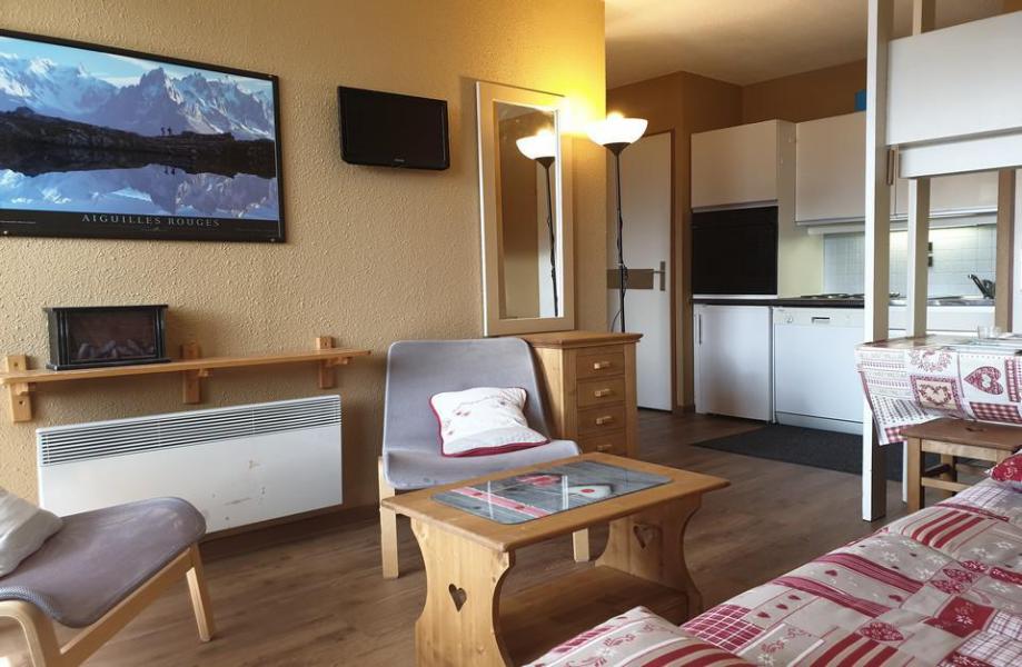 Rent in ski resort 2 room apartment 5 people (314) - Résidence la Vanoise - La Rosière - Living room