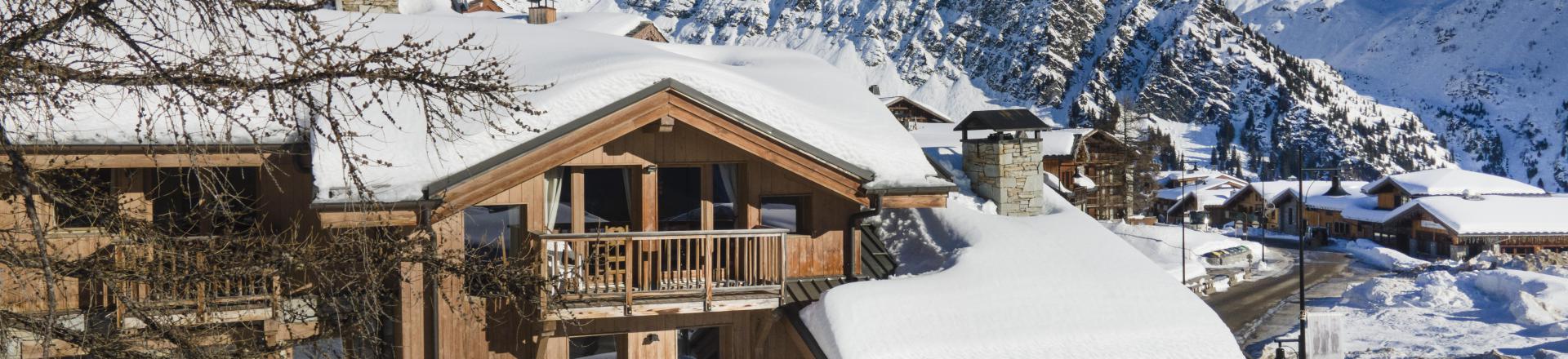 Ski verhuur Les Chalets les Perdrix - La Rosière - Buiten winter